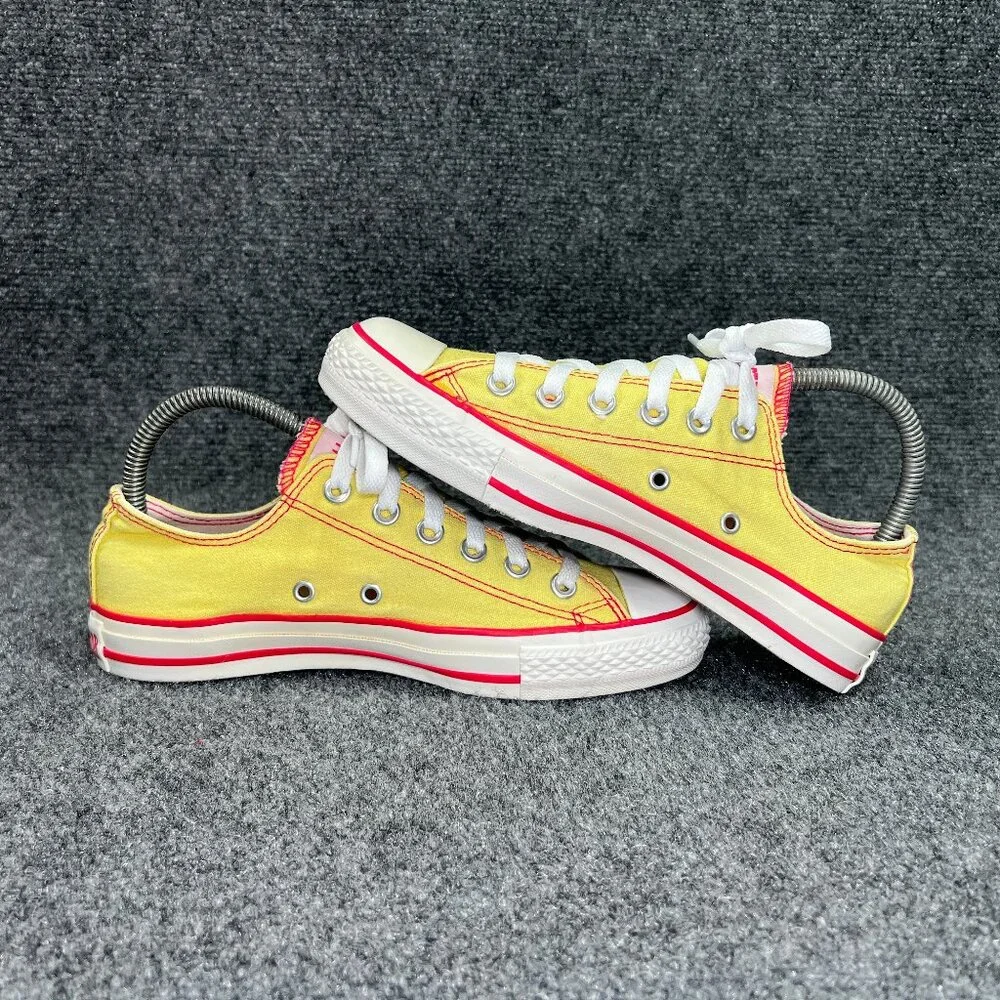 Converse Shoes Women's SIze 7 Yellow Red Canvas Chuck Taylor All Star low‎ Lace